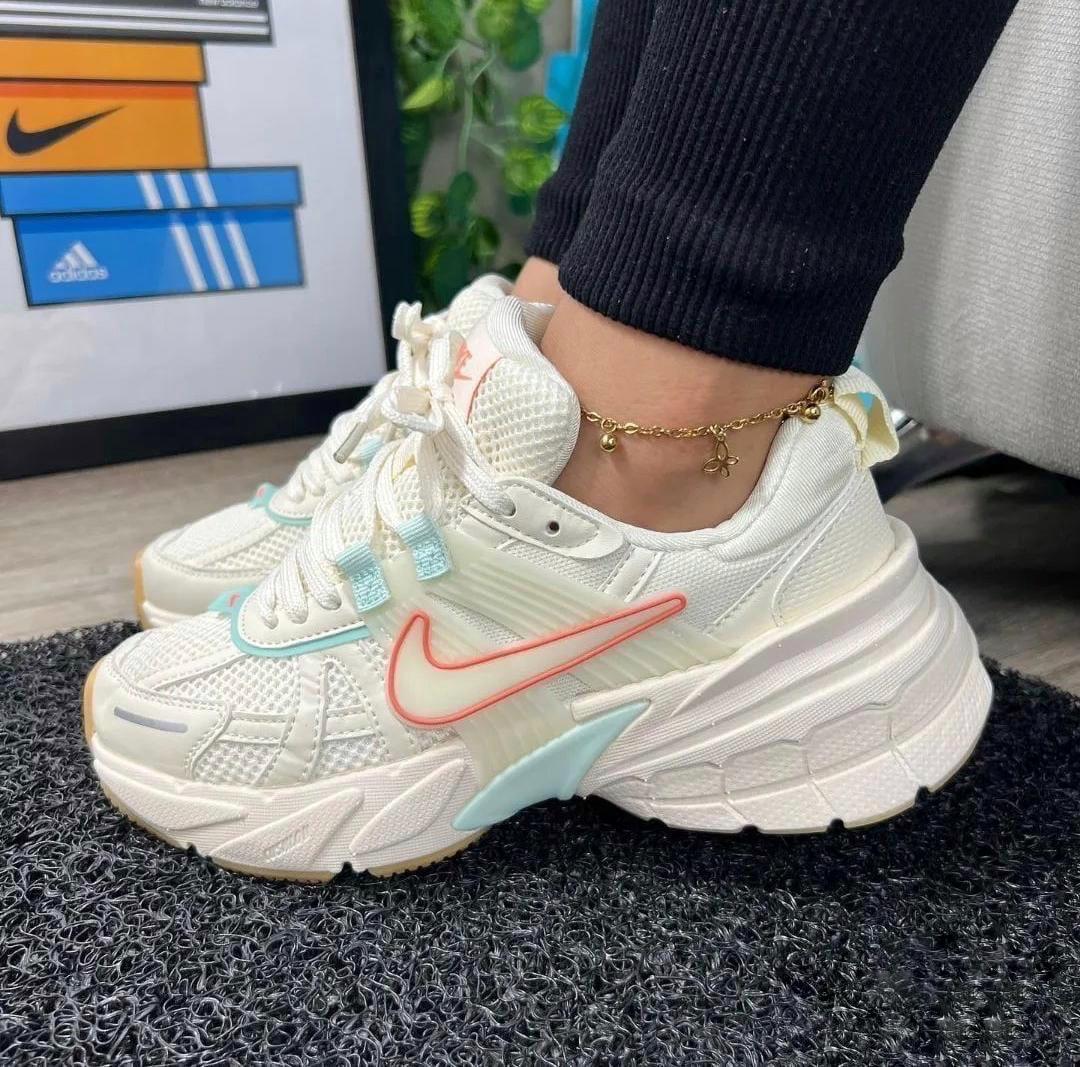 Tenis Nike V2k Run Blanco Naranja Dama