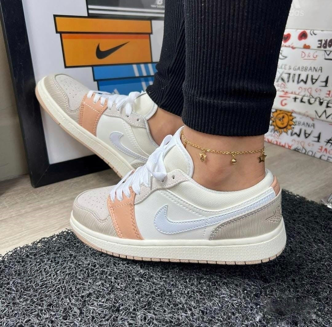 Tenis Nike Air Jordan Low 1 Beige Dama